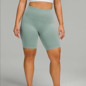 Wunder Train Contour Fit High-Rise Shorts